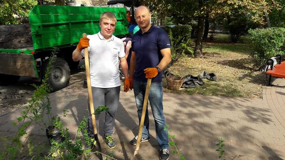 Взаємодопомога на толоці в Солом’янському районі Києва