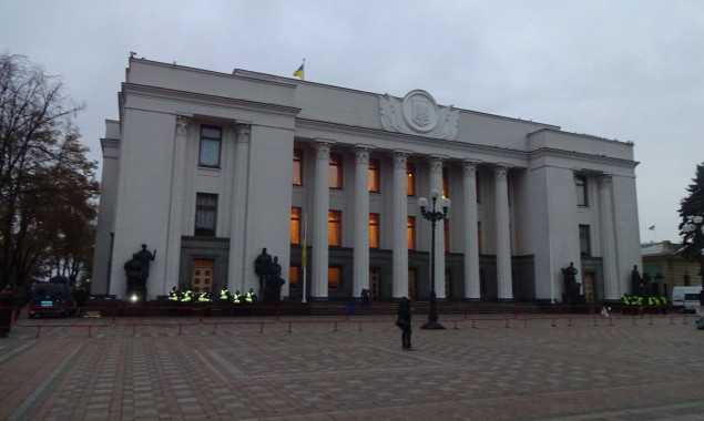 Водіям в Києві радять об’їжджати урядовий квартал
