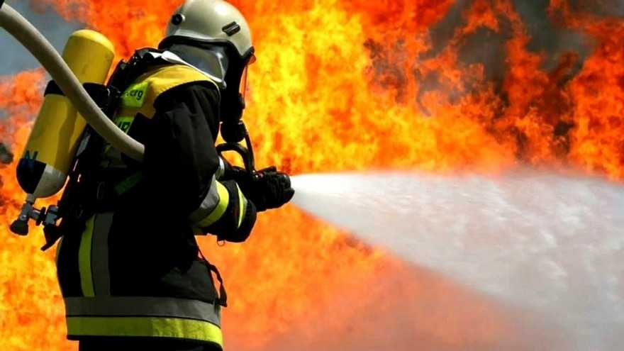 У Хмельницькому намагалися спалити “Сбербанк”, обливши відділення бензином