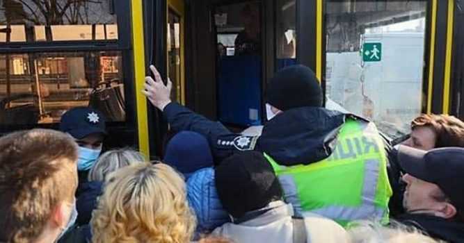 Транспортний колапс у Києві, хто винен?